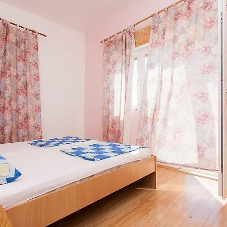 Pansion Nevera Apartment