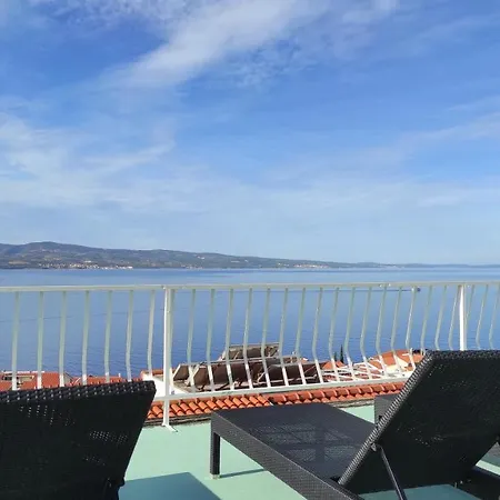 Pansion Nevera Omiš