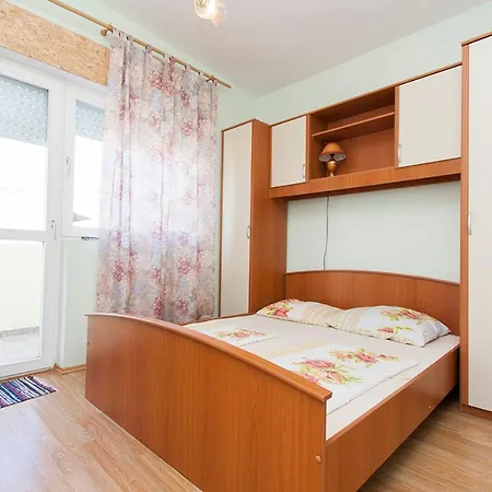 Pansion Nevera * Omiš