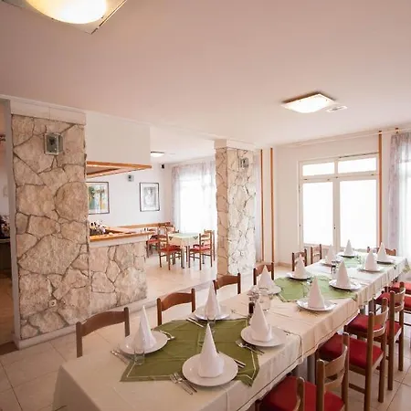 Pansion Nevera Omiš