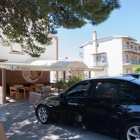 Pansion Nevera Apartamento Omiš